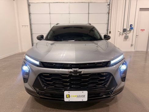 Used 2025 Chevrolet Trax ACTIV w/ Driver Confidence Package FWD image 2