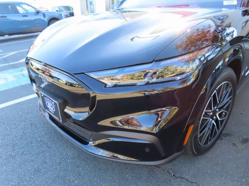 Used 2025 Ford Mustang Mach-E Premium image 8