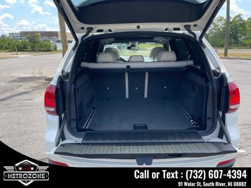 Used 2017 BMW X5 xDrive50i w/ Executive Package image 19
