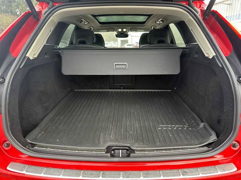 Certified 2023 Volvo XC60 B5 Plus w/ Climate Package image 15