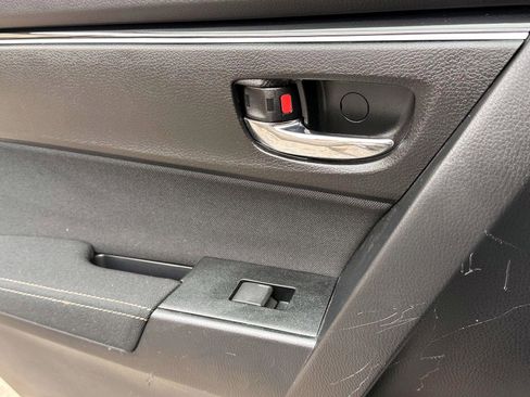 Used 2019 Toyota Corolla LE image 19