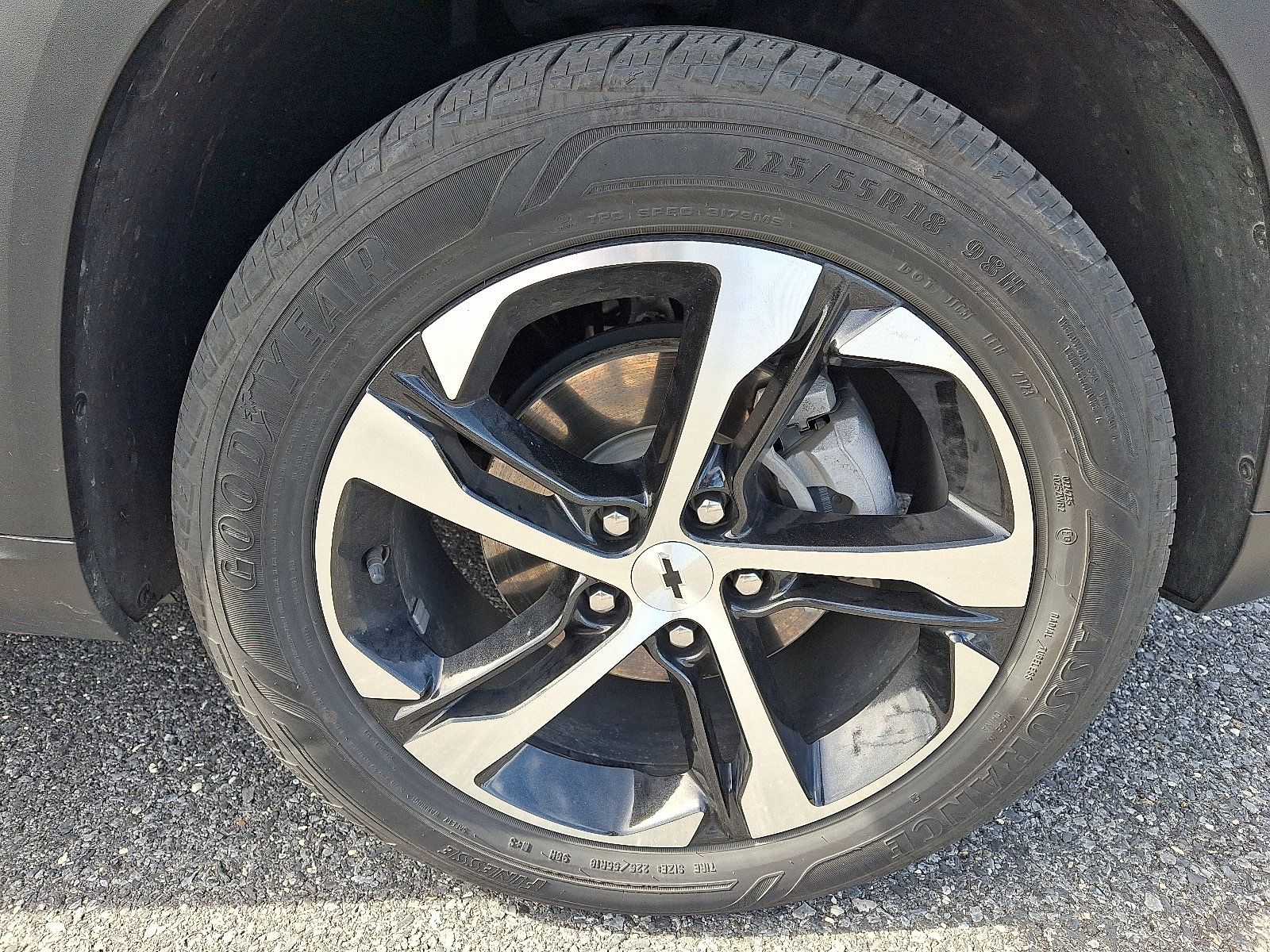Used 2024 Chevrolet Trax RS FWD image 8