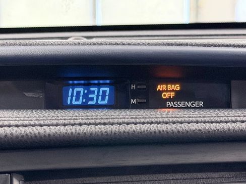 Used 2019 Toyota Highlander LE w/ Protection Package #3 AWD/4WD image 56