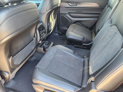 New 2025 Jeep Grand Cherokee L Altitude image 20