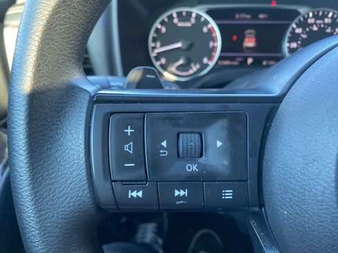 Used 2024 Nissan Rogue S image 16