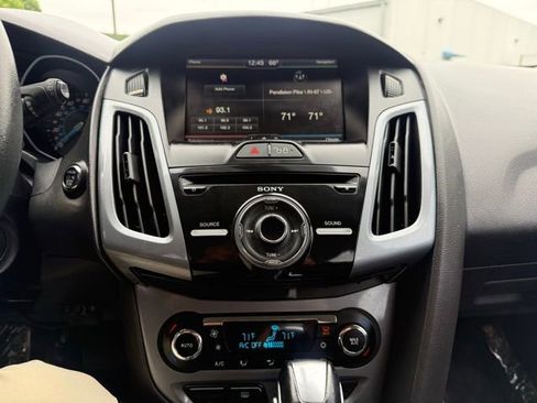 Used 2012 Ford Focus Titanium FWD image 21