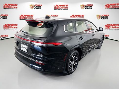 Certified 2025 Toyota Crown Signia AWD/4WD image 17