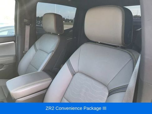 Used 2024 Chevrolet Colorado ZR2 w/ ZR2 Convenience Package III AWD/4WD image 4