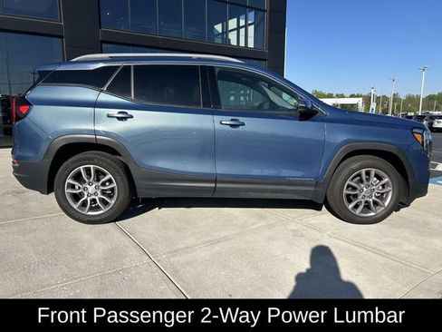 Used 2024 GMC Terrain SLT AWD/4WD image 8