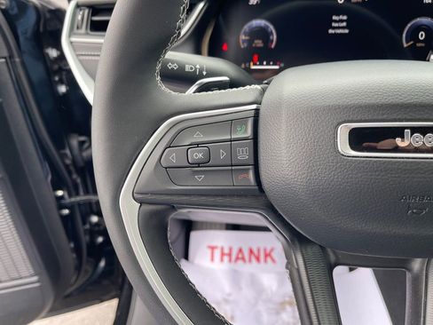 Used 2025 Jeep Grand Cherokee L Altitude image 16