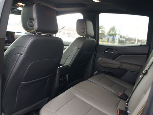 Used 2024 Chevrolet Colorado ZR2 w/ ZR2 Convenience Package III image 15