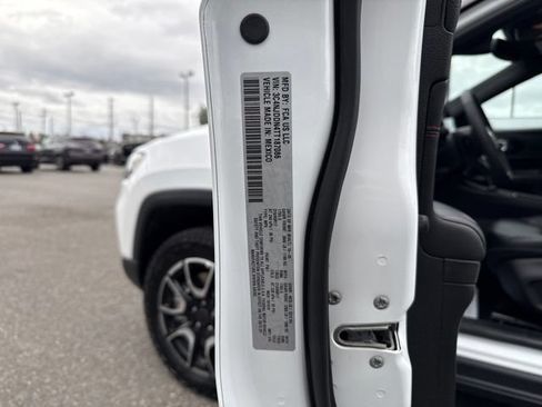 Used 2026 Jeep Compass Trailhawk AWD/4WD image 25