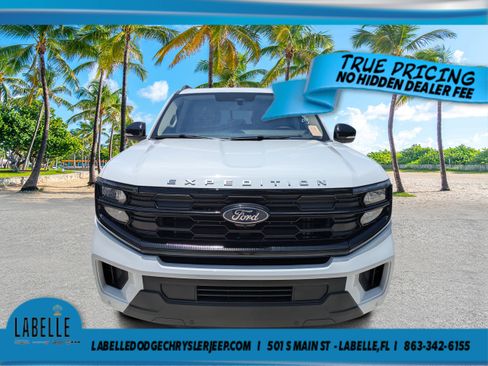 Used 2025 Ford Expedition Active AWD/4WD image 7
