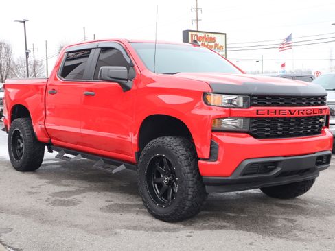 Used 2020 Chevrolet Silverado 1500 Custom w/ Custom Value Package image 5