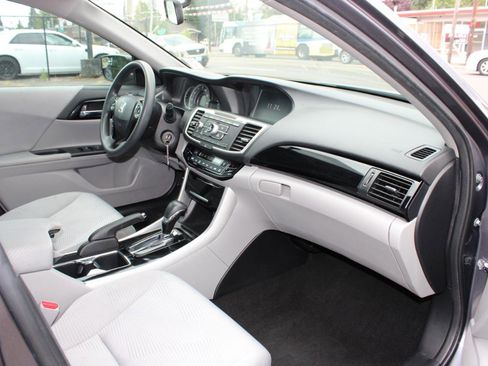 Used 2017 Honda Accord LX image 15