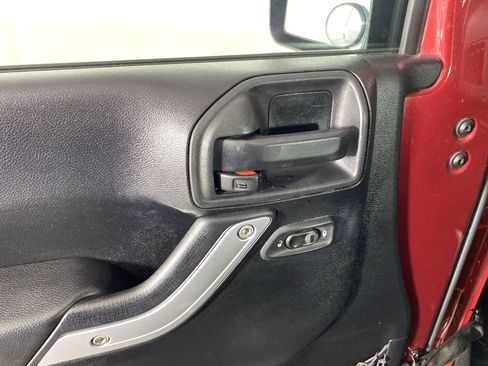 Used 2012 Jeep Wrangler Sahara w/ Dual Top Group AWD/4WD image 13