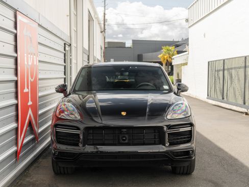 Used 2022 Porsche Cayenne Turbo S AWD/4WD image 38