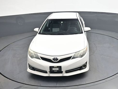 Used 2014 Toyota Camry SE FWD image 38