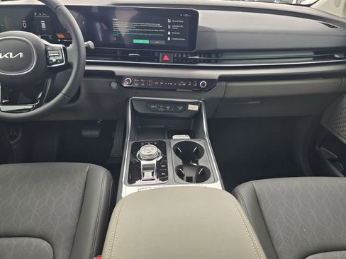 New 2026 Kia Carnival EX FWD image 15