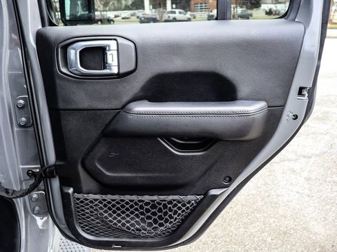 Used 2022 Jeep Wrangler Unlimited Sahara image 40