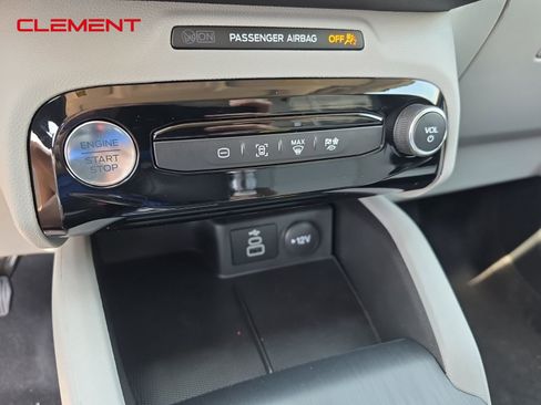 New 2025 Ford Escape SE image 20