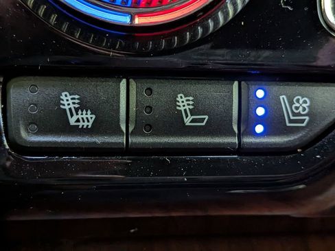 Used 2023 GMC Yukon Denali Ultimate AWD/4WD image 27