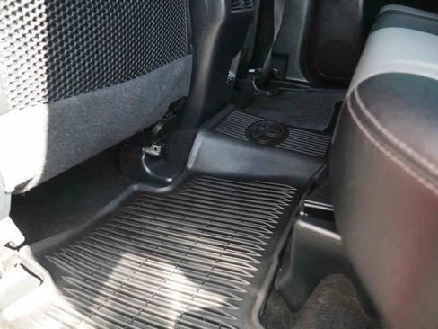 Used 2022 Toyota 4Runner SR5 Premium image 15