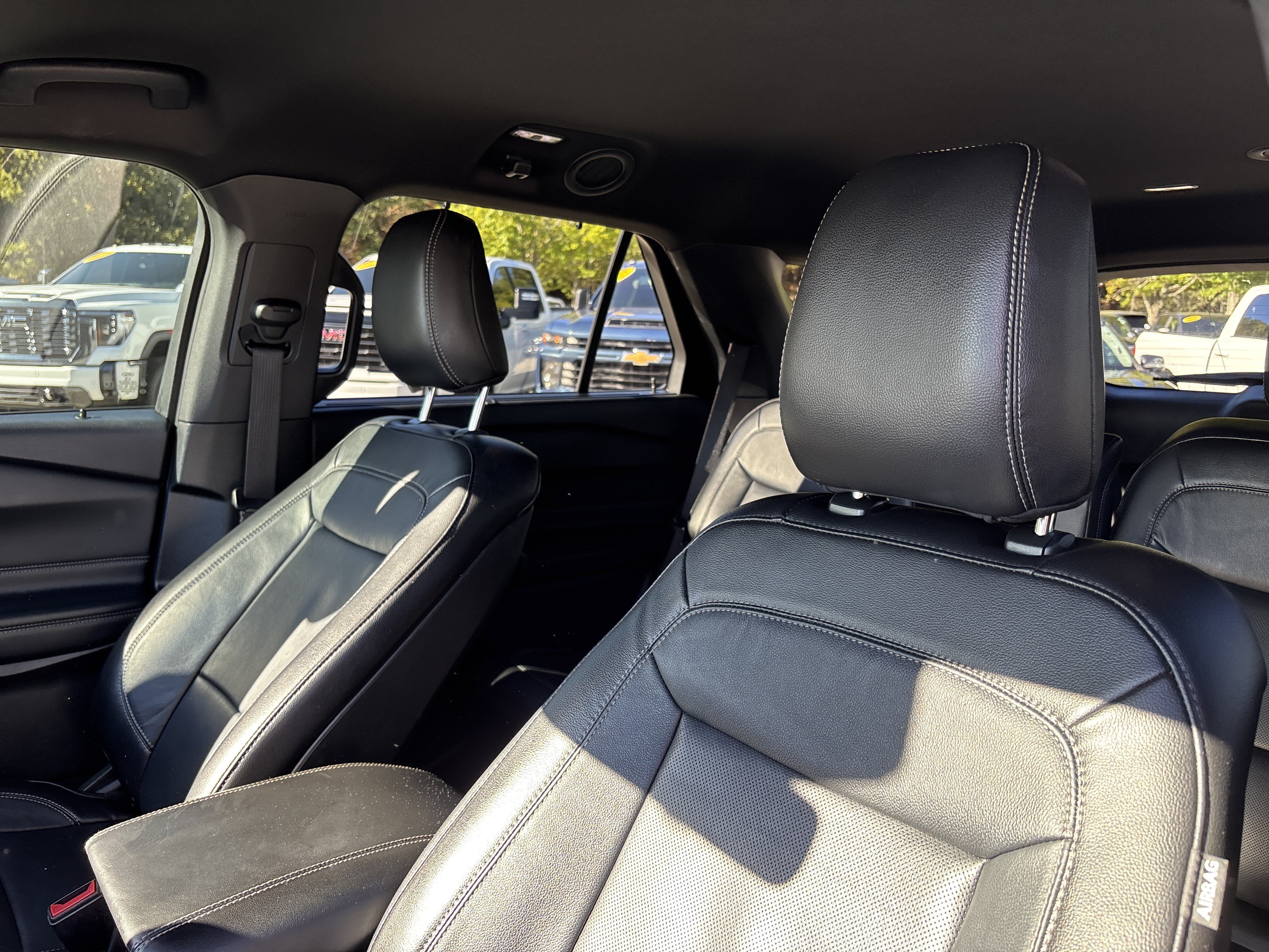 Used 2020 Ford Explorer Limited RWD image 11