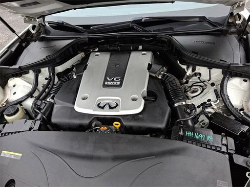 Used 2016 INFINITI Q70 3.7 image 28