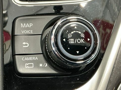 Used 2024 INFINITI Q50 Sensory image 38