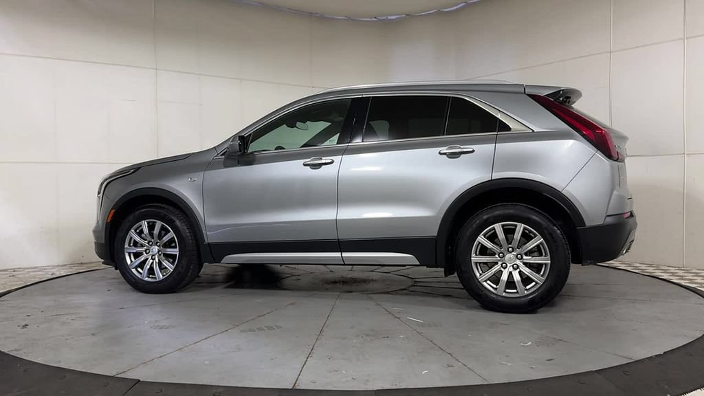 Used 2023 Cadillac XT4 Premium Luxury w/ Cold Weather Package AWD/4WD image 5