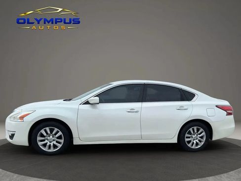 Used 2015 Nissan Altima 2.5 S w/ Power Driver Seat Package FWD image 4