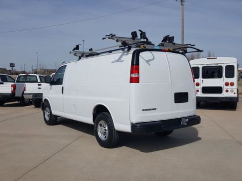 Used 2021 Chevrolet Express 2500 w/ Driver Convenience Package image 9