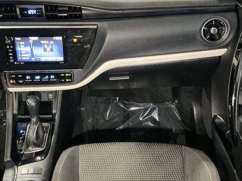 Used 2018 Toyota Corolla iM image 23