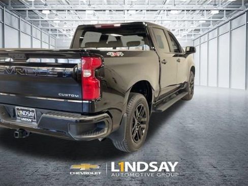 Used 2023 Chevrolet Silverado 1500 Custom image 9