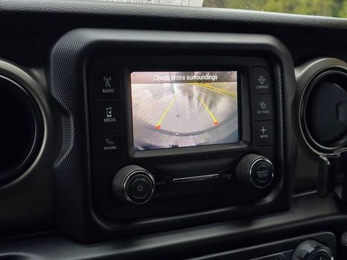 Used 2020 Jeep Wrangler Sport image 20