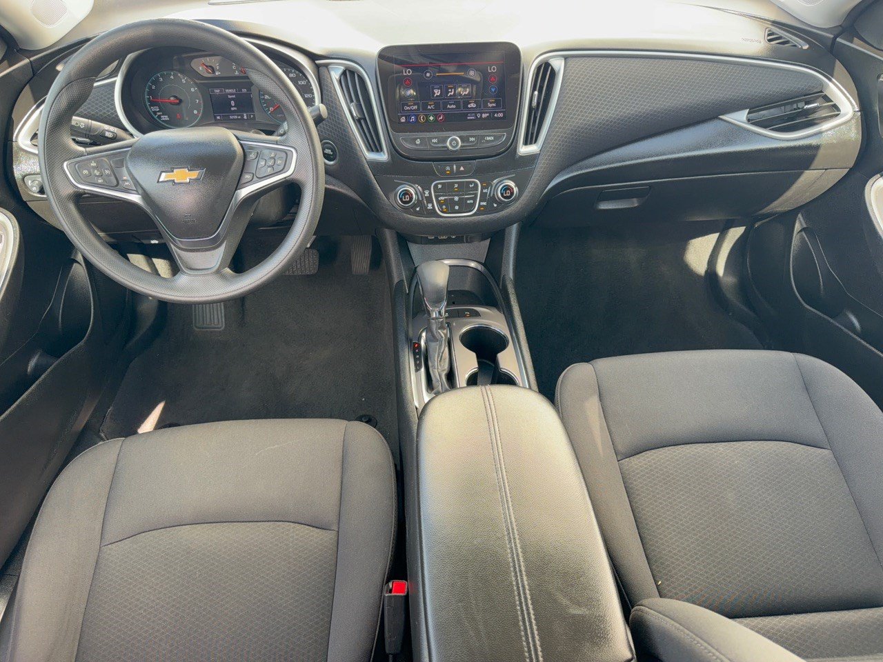 Used 2025 Chevrolet Malibu LT FWD image 17