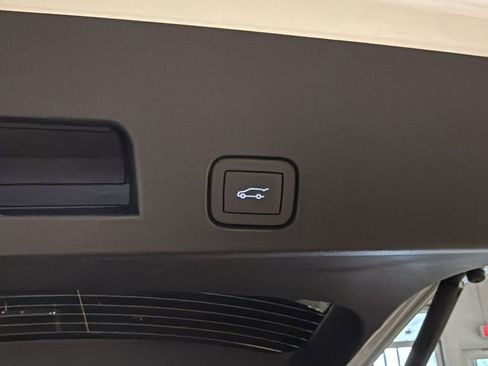 New 2026 GMC Acadia Elevation w/ Elevation Premium Package image 17