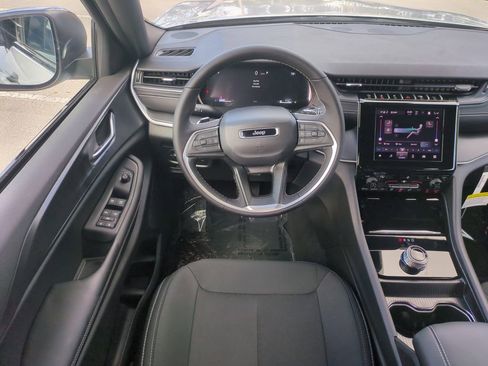 New 2026 Jeep Grand Cherokee 4WD image 17