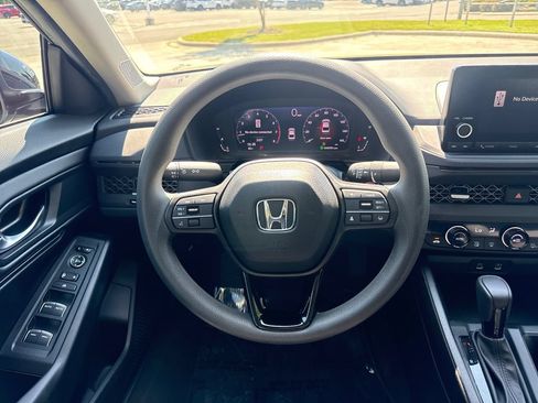 Used 2025 Honda Accord SE image 19