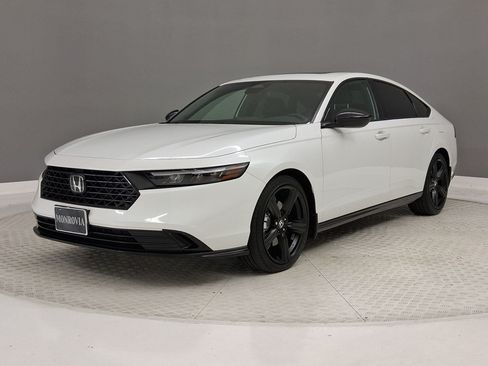 Used 2025 Honda Accord Sport image 82
