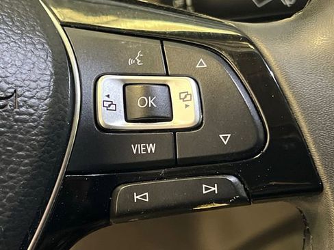 Certified 2020 Volkswagen Tiguan SE image 21