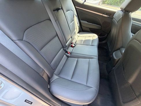 Used 2017 Hyundai Elantra Limited FWD image 15