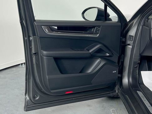 Certified 2024 Porsche Cayenne S AWD/4WD image 14