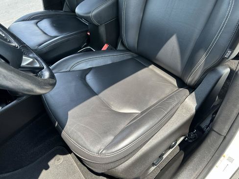 Used 2020 Jeep Renegade Limited w/ UConnect 8.4 Nav Group AWD/4WD image 27