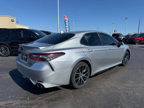 Used 2021 Toyota Camry SE image 18