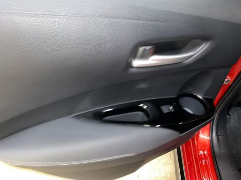 Used 2021 Toyota Corolla SE w/ Special Edition FWD image 14