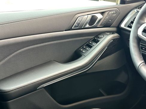 New 2026 BMW X7 xDrive40i w/ M Sport Package image 18