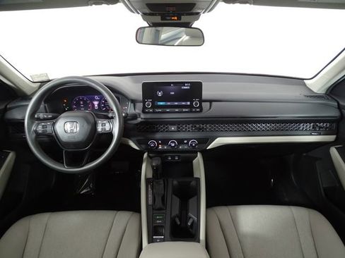 Used 2025 Honda Accord LX image 27