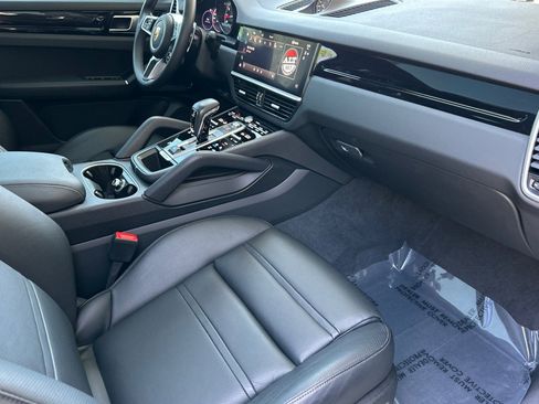 Certified 2023 Porsche Cayenne Coupe AWD/4WD image 16